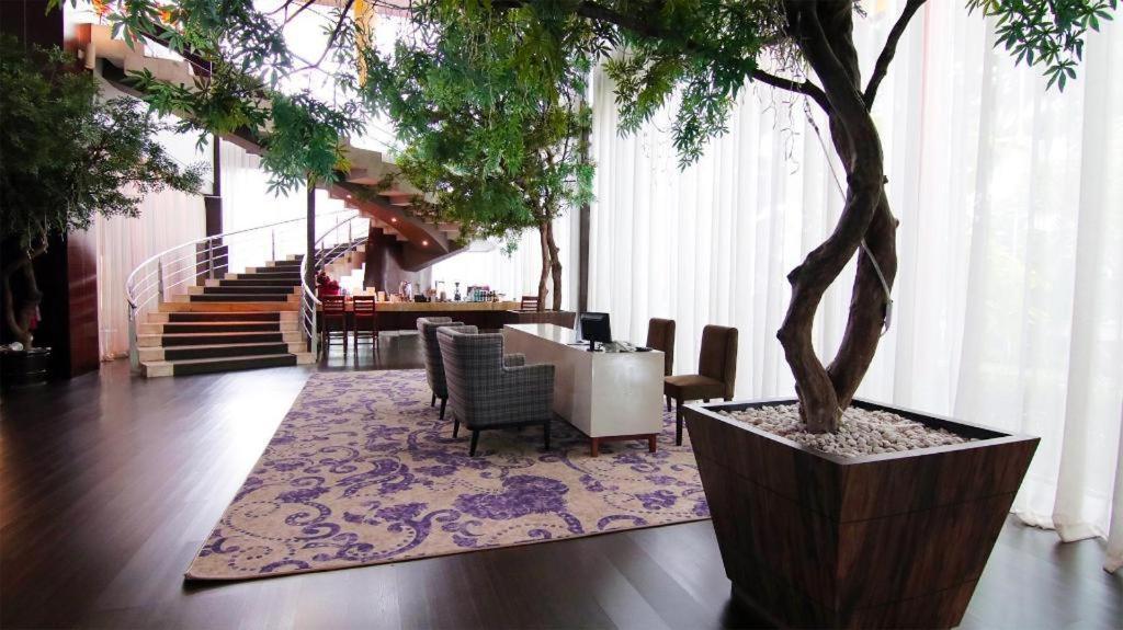 The Arista Hotel Palembang Esterno foto