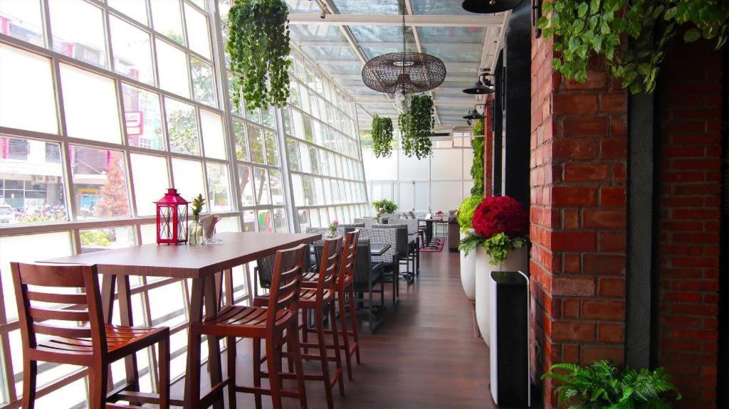 The Arista Hotel Palembang Esterno foto