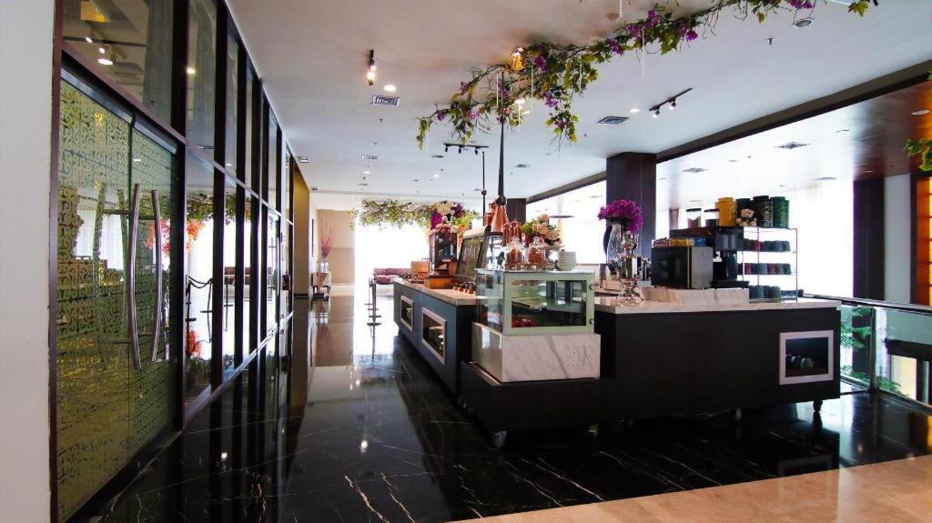 The Arista Hotel Palembang Esterno foto