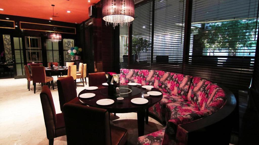 The Arista Hotel Palembang Esterno foto