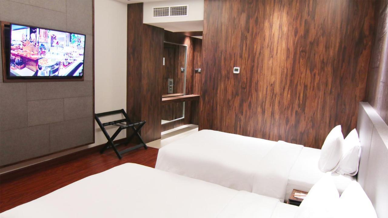 The Arista Hotel Palembang Esterno foto